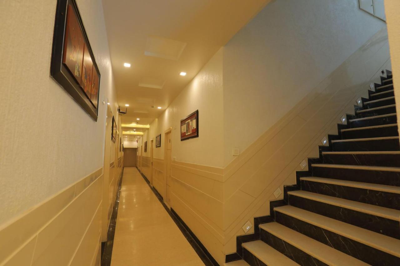 Hotel Sahib'S Red Carpet - Family & Corporate Hotel Chain Agra  Eksteriør billede
